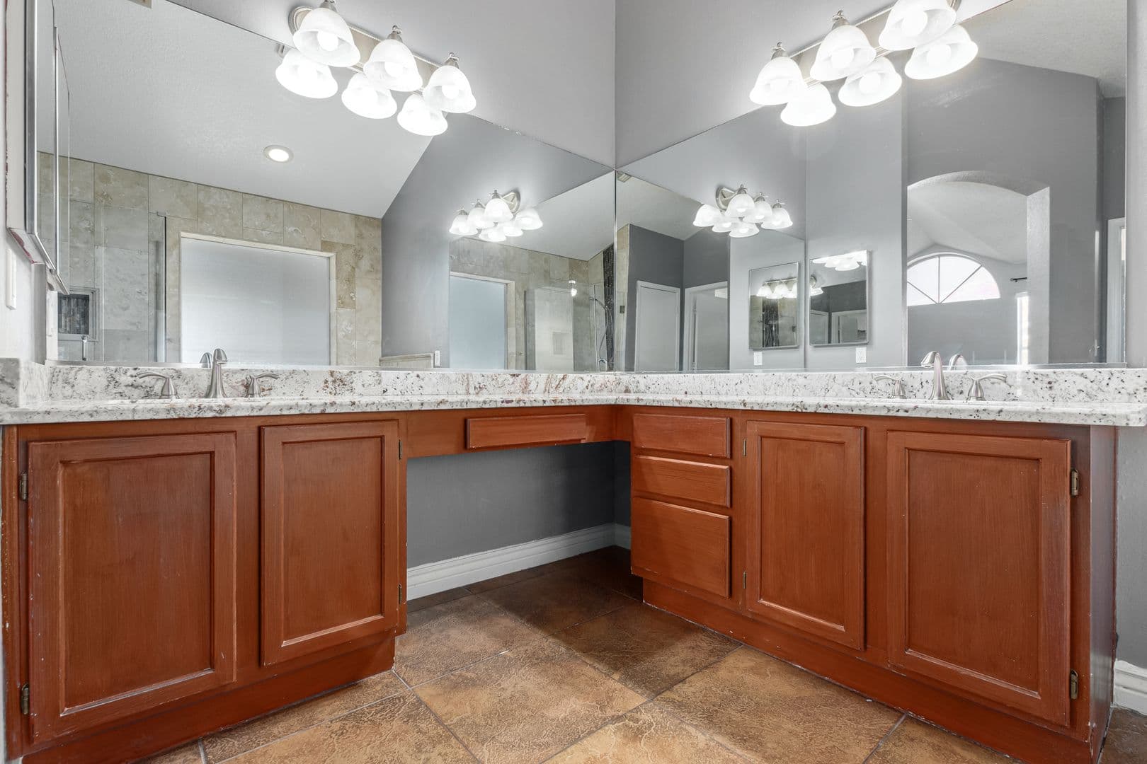 Mesa House: 6601 E Presidio St