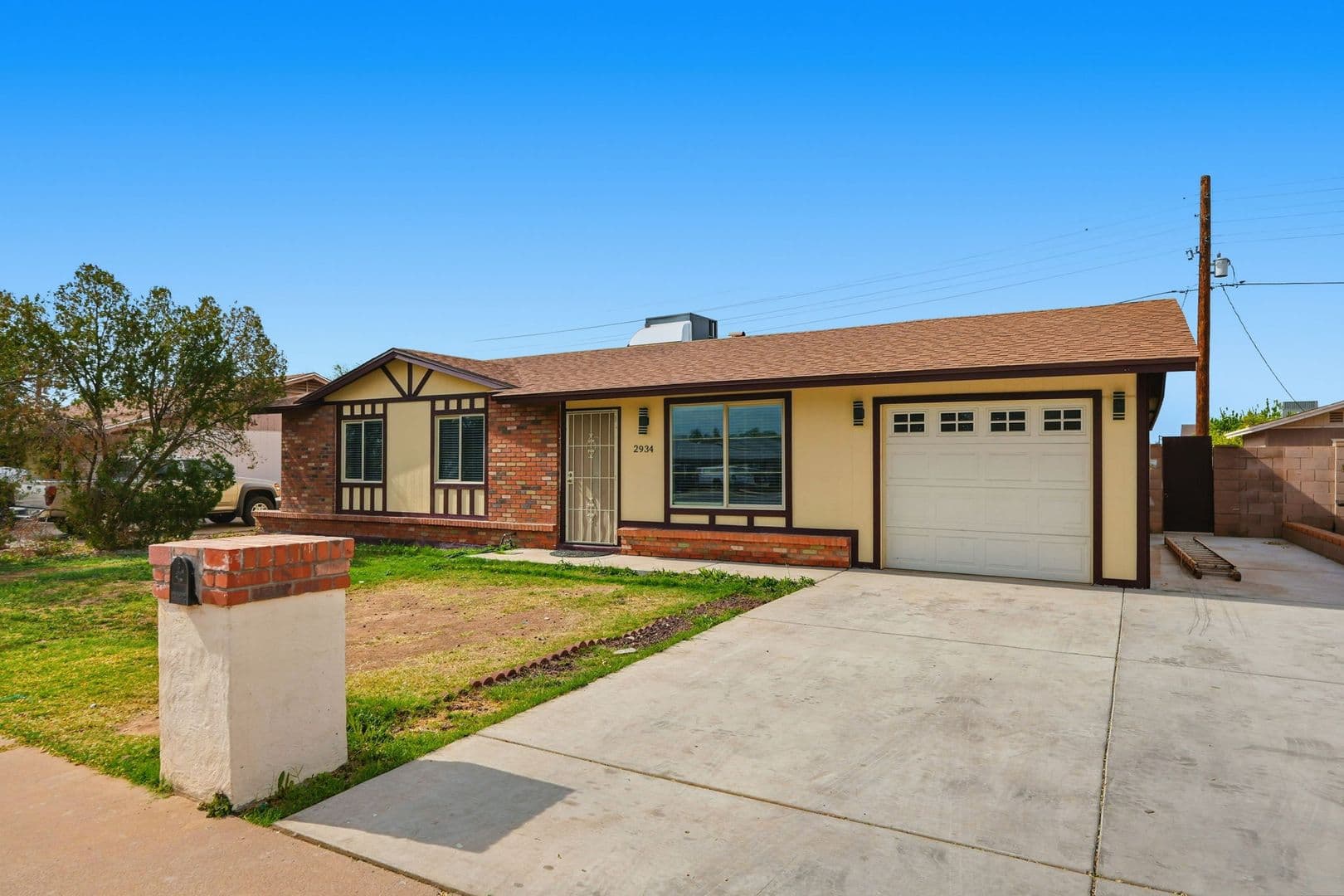 Phoenix House: 2934 N 79th Ln