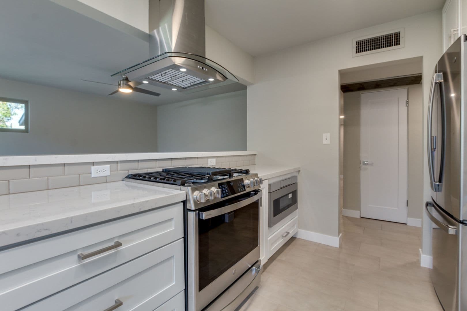 Tempe House: 554 W 19th St