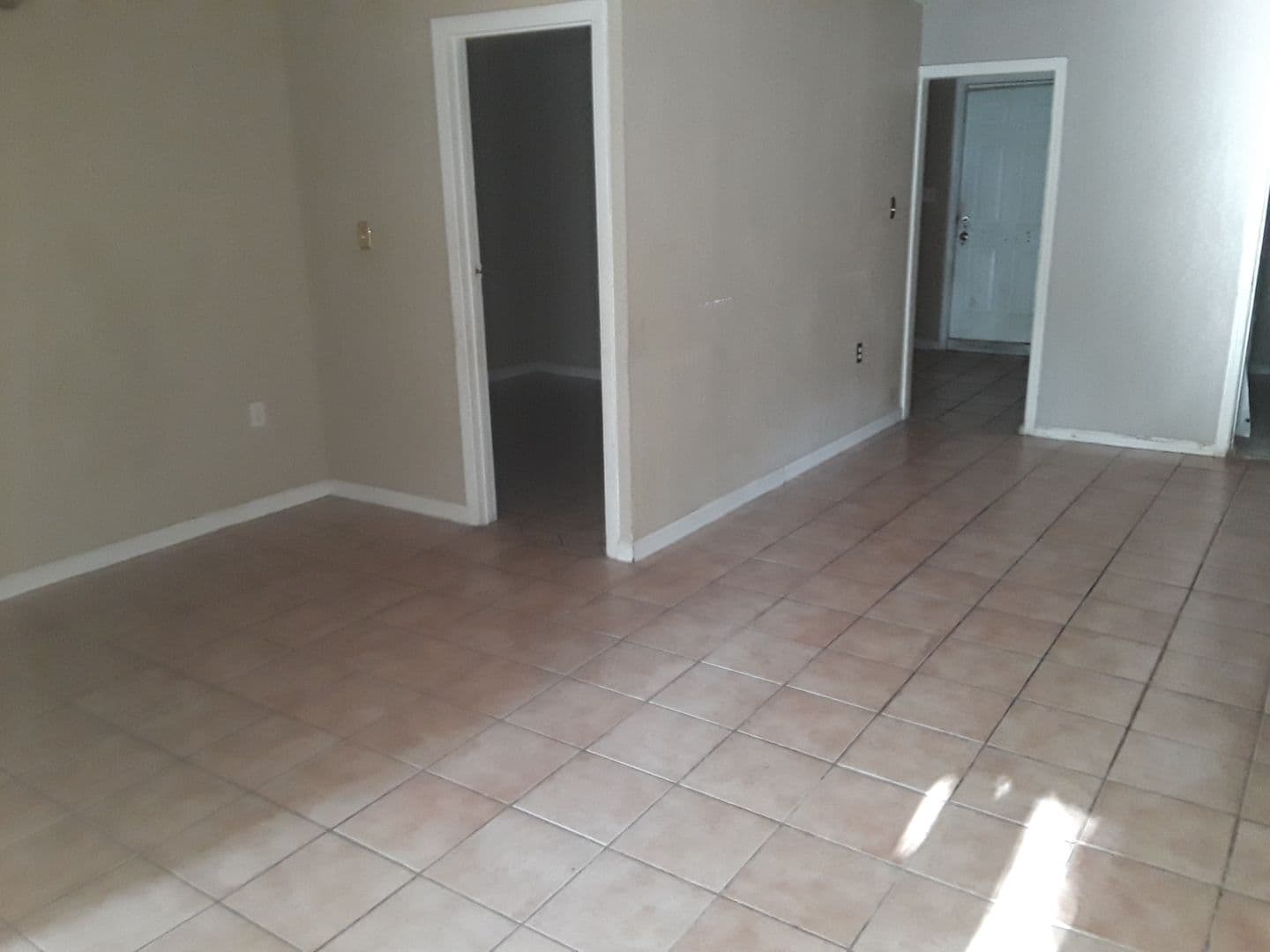 Kansas City Apartment: 3600 ST JOHN AVE