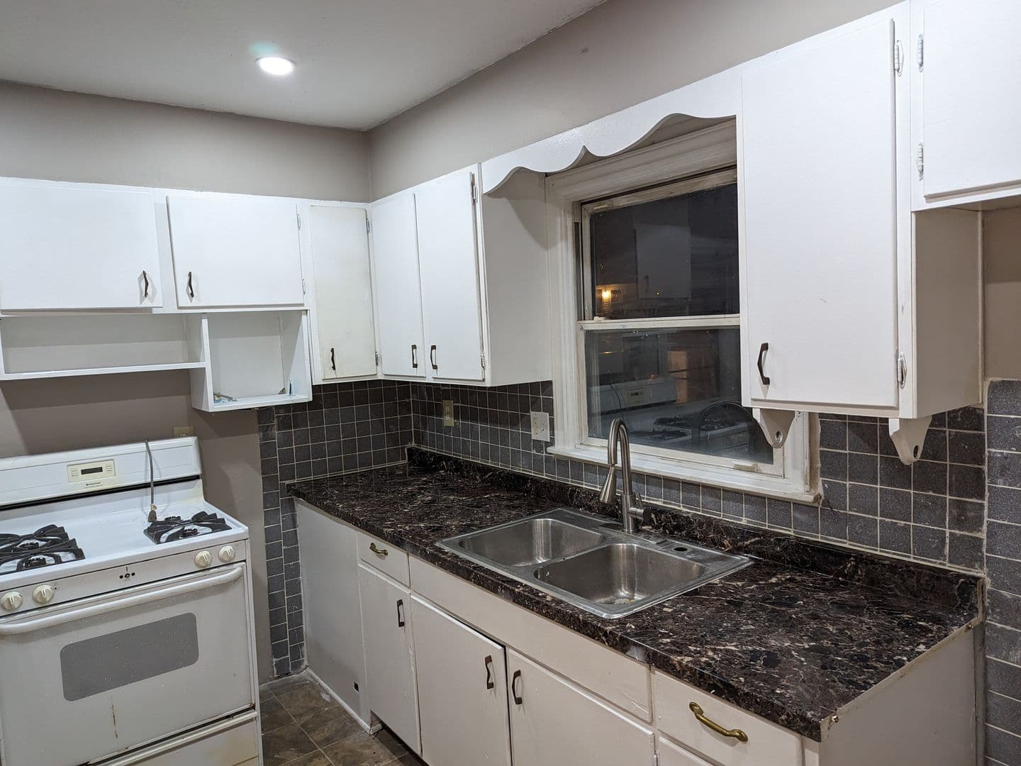 KANSAS CITY House: 4300 Laurel Ave