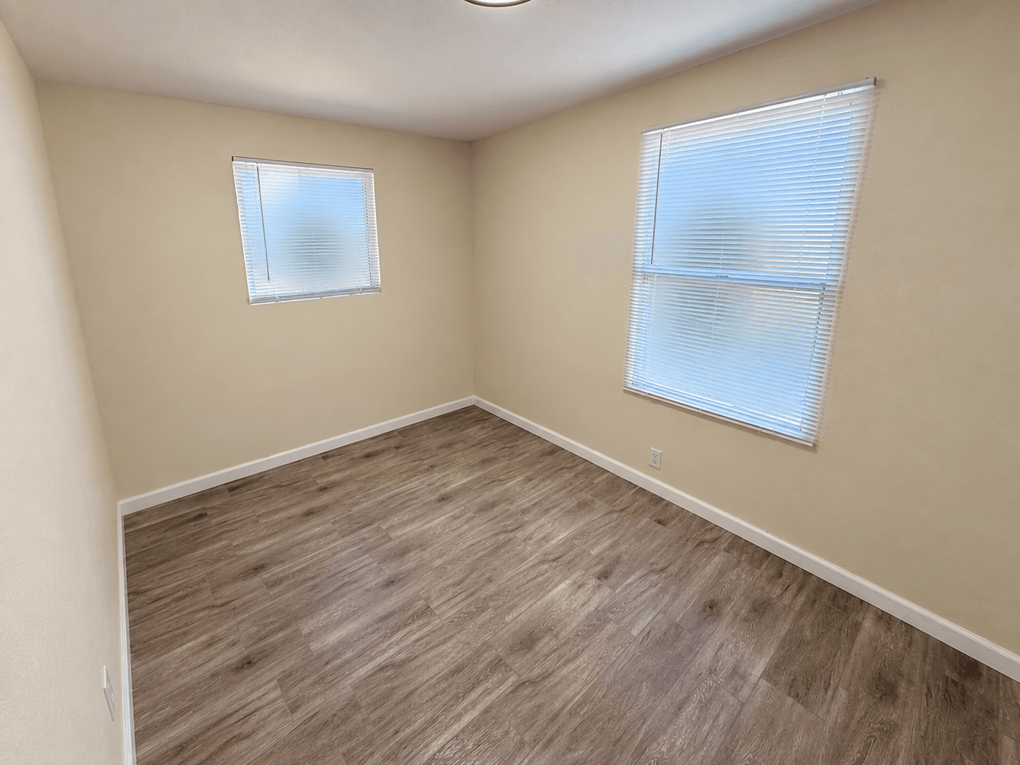 Glendale House: 6518 N 61st Dr