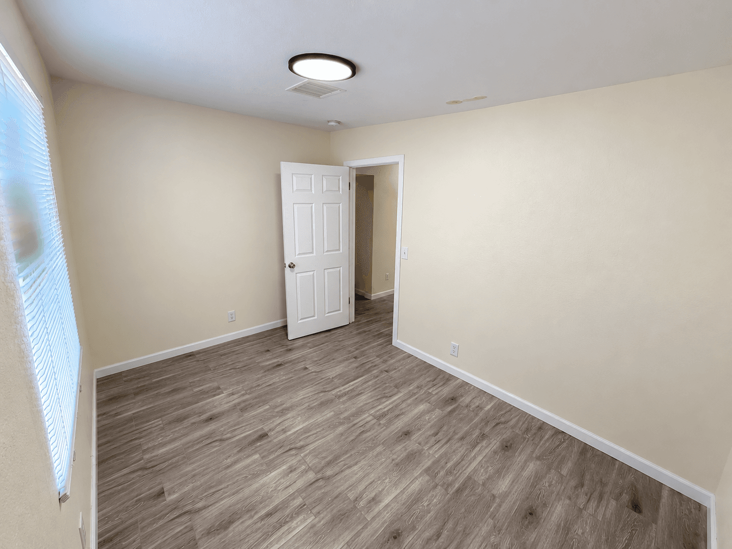 Glendale House: 6518 N 61st Dr