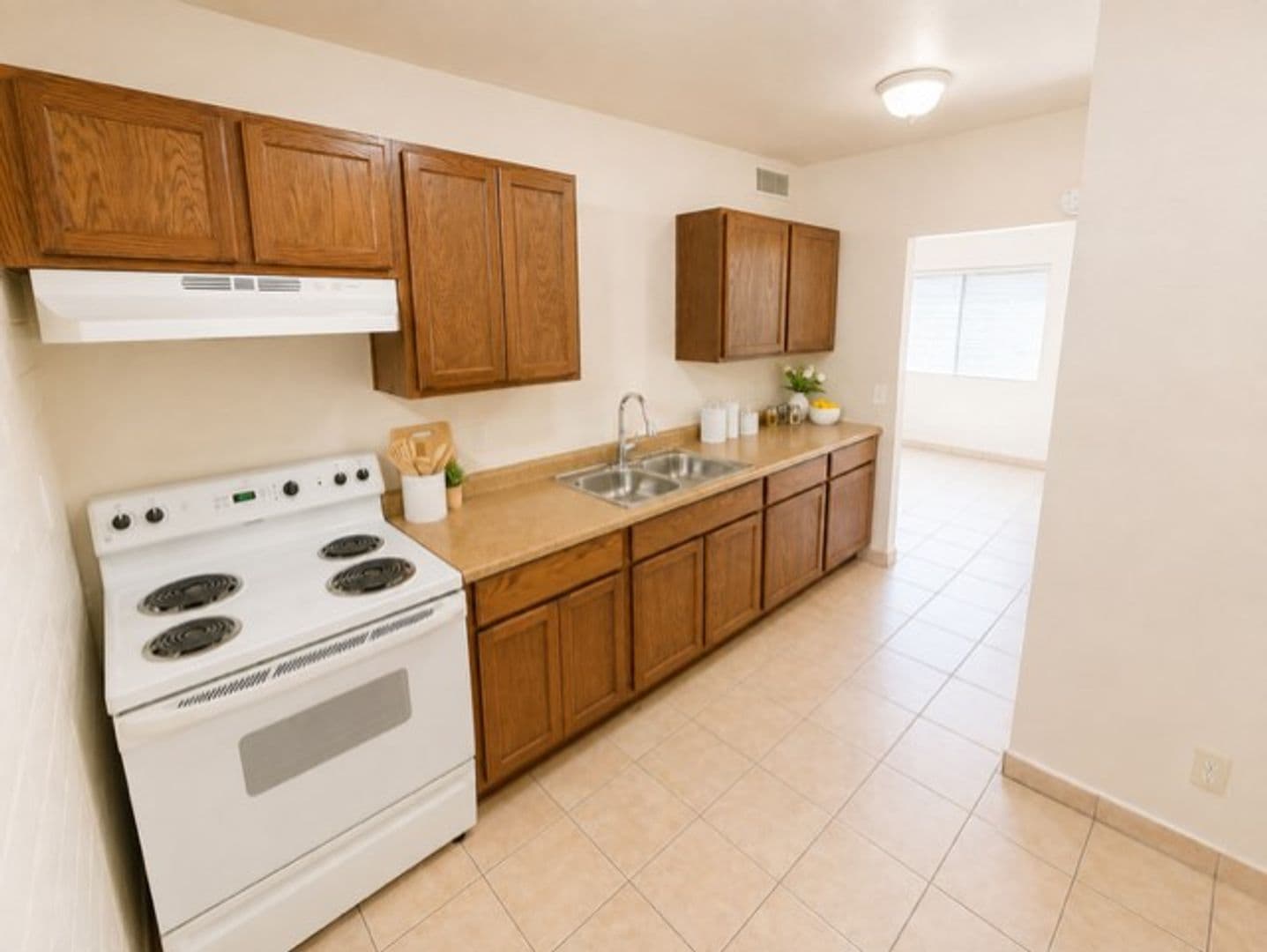 Phoenix Apartment: 1229 W Pierce St