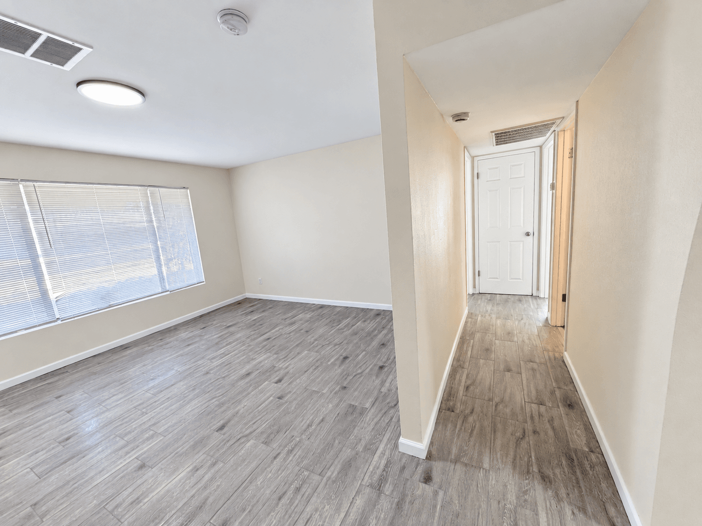 Glendale House: 6518 N 61st Dr