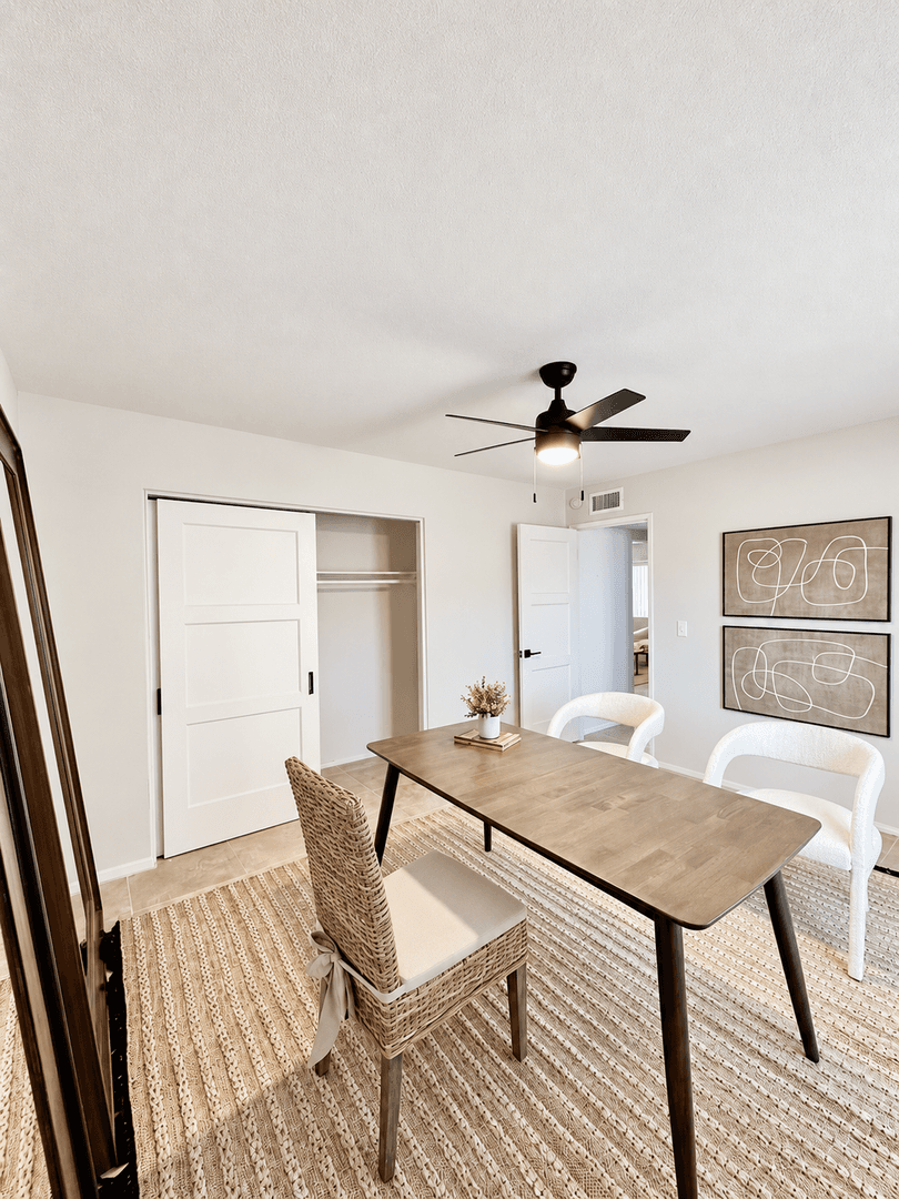 Phoenix Apartment: 1615 N 51st St