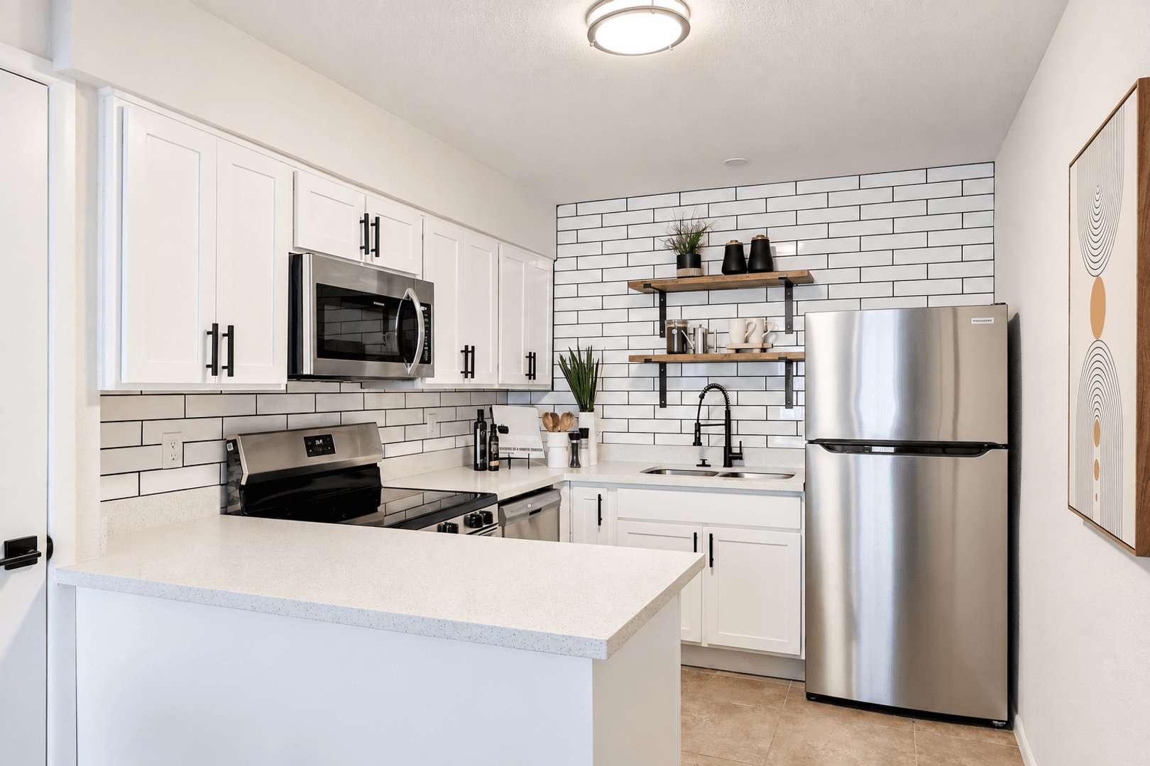 Phoenix Apartment: 1615 N 51st St