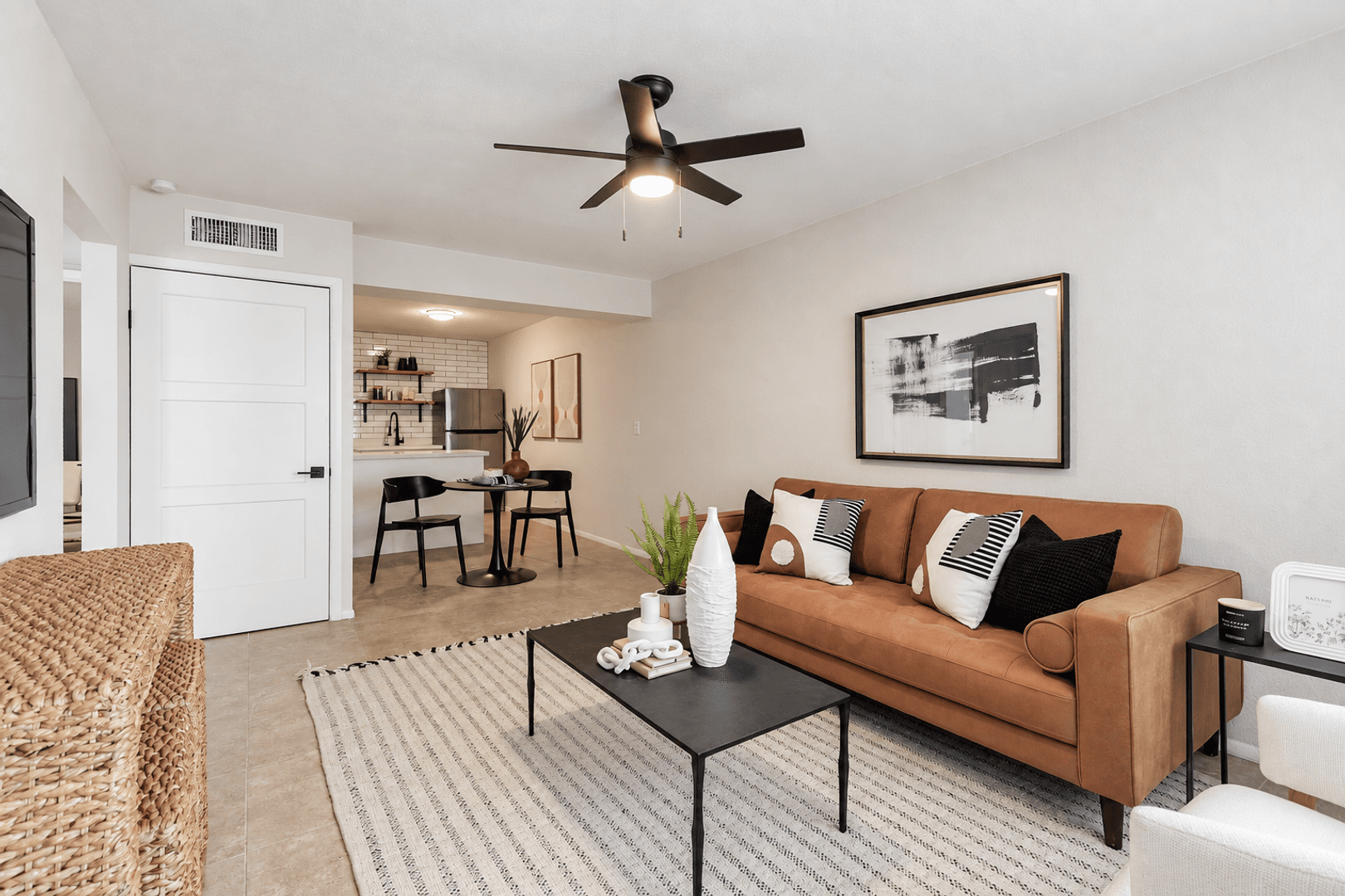 Phoenix Apartment: 1615 N 51st St