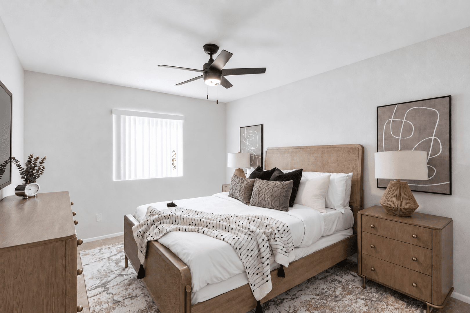 Phoenix Apartment: 1615 N 51st St