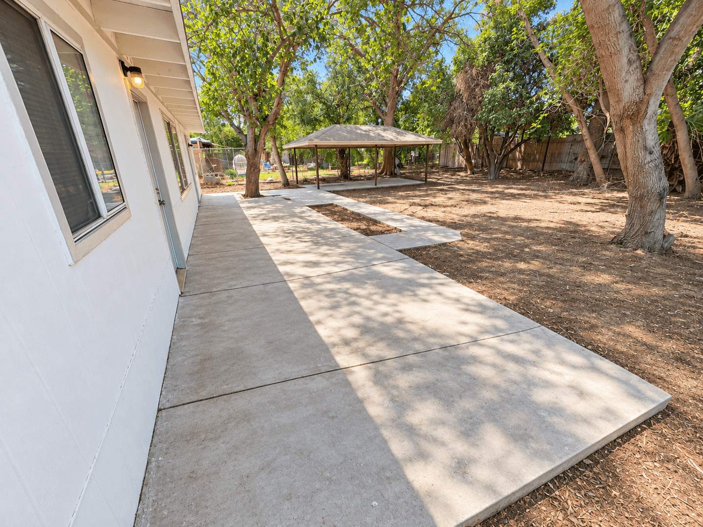 Glendale House: 6518 N 61st Dr