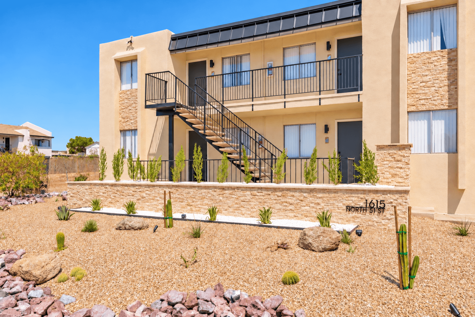 Phoenix Apartment: 1615 N 51st St