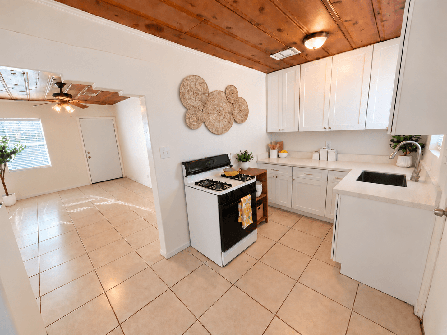 Phoenix Apartment: 925 E Turney Ave