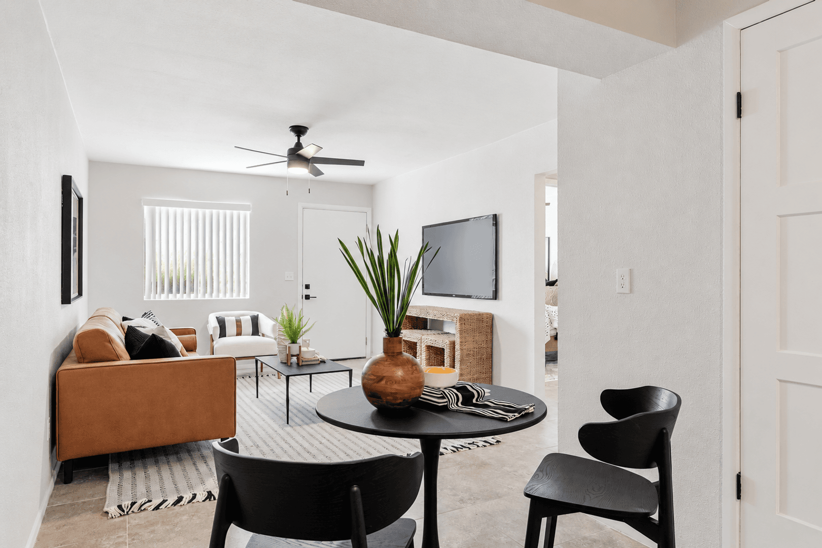 Phoenix Apartment: 1615 N 51st St