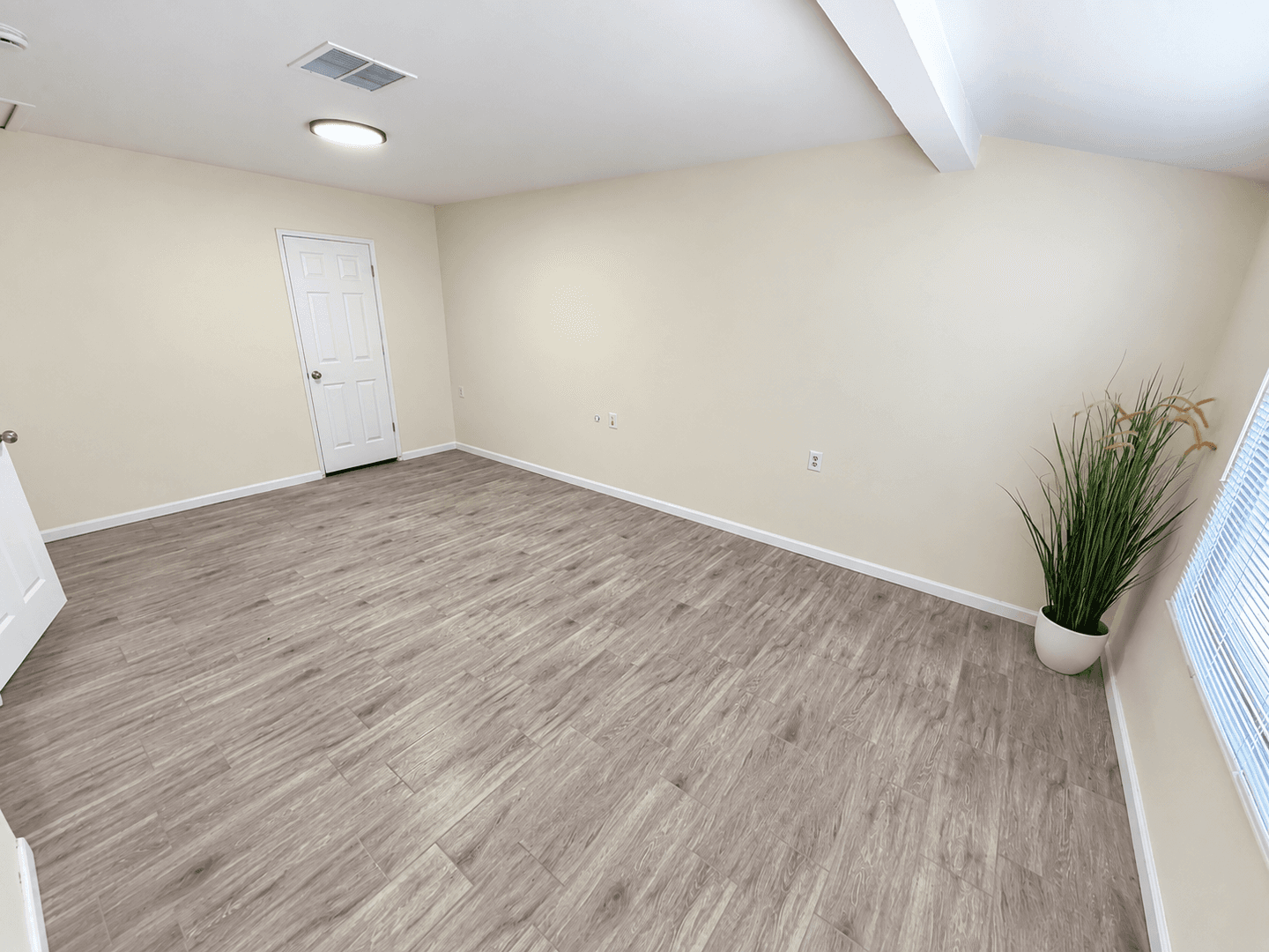 Glendale House: 6518 N 61st Dr