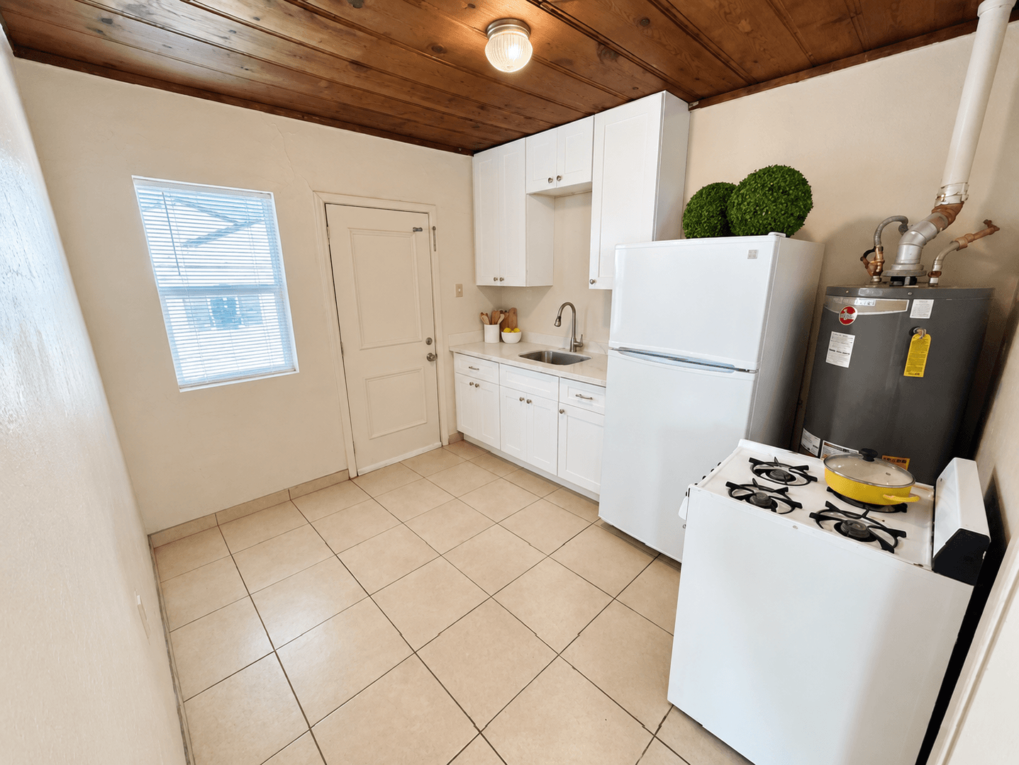 Phoenix Apartment: 925 E Turney Ave