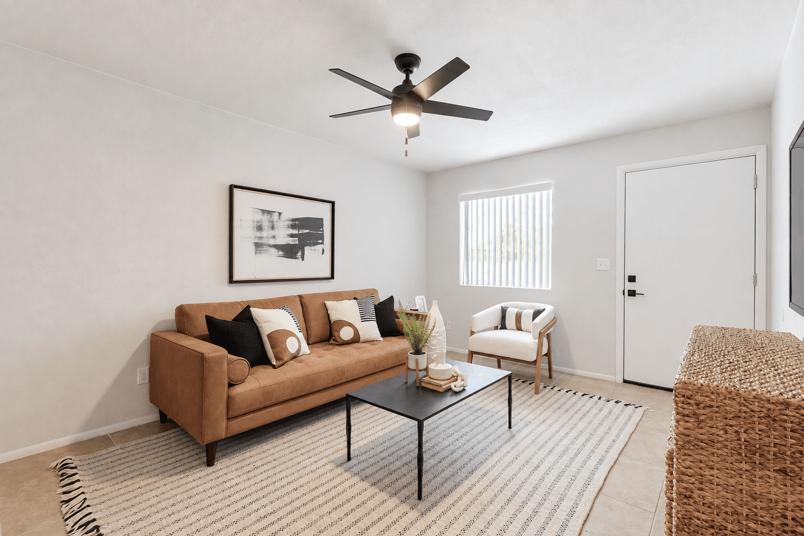 Phoenix Apartment: 1615 N 51st St
