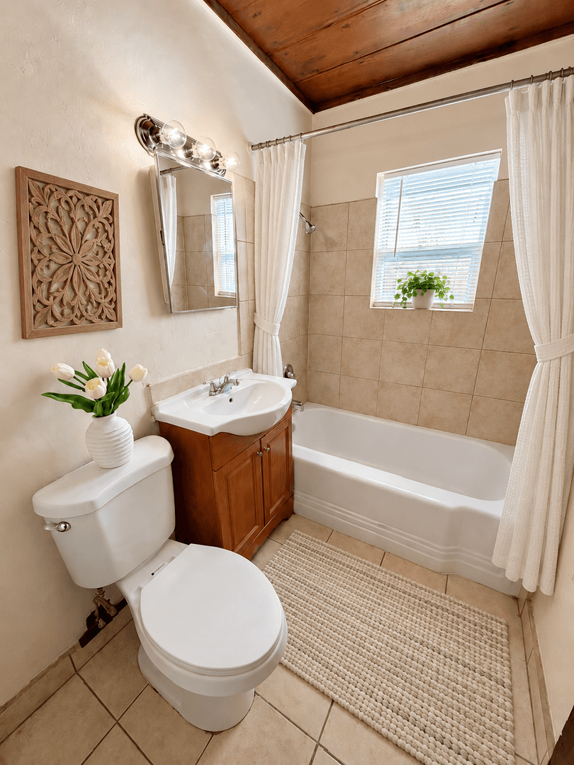 Phoenix Apartment: 925 E Turney Ave