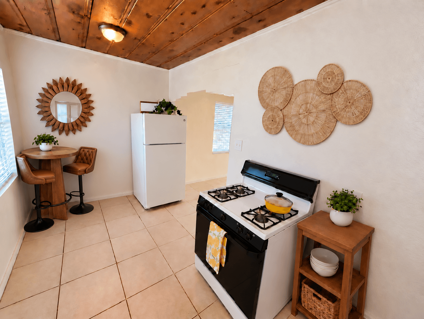 Phoenix Apartment: 925 E Turney Ave