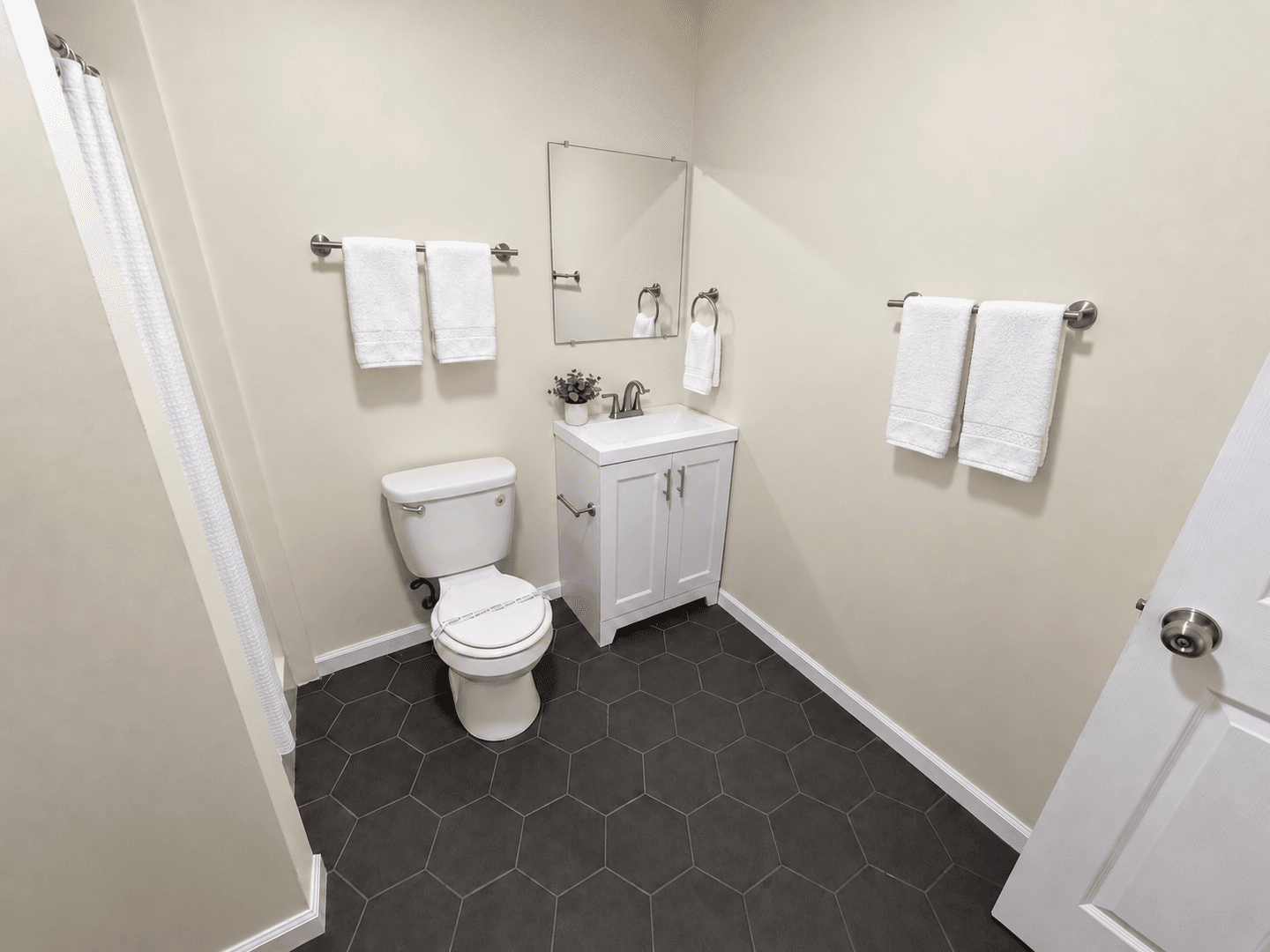 Glendale House: 6518 N 61st Dr