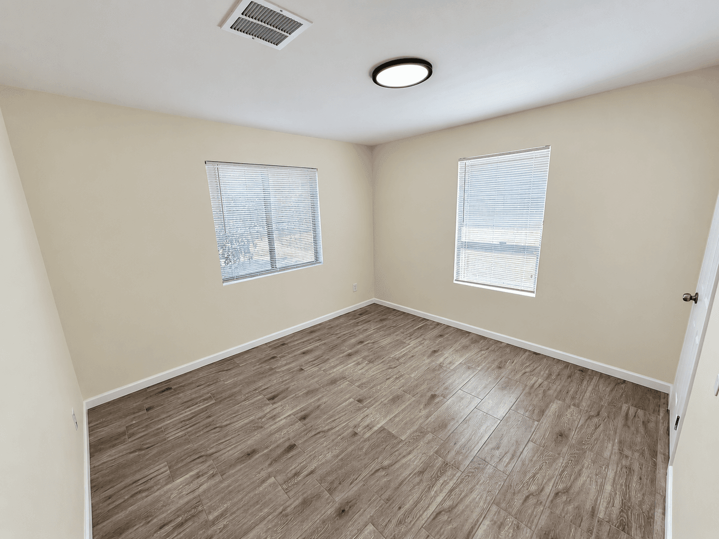 Glendale House: 6518 N 61st Dr
