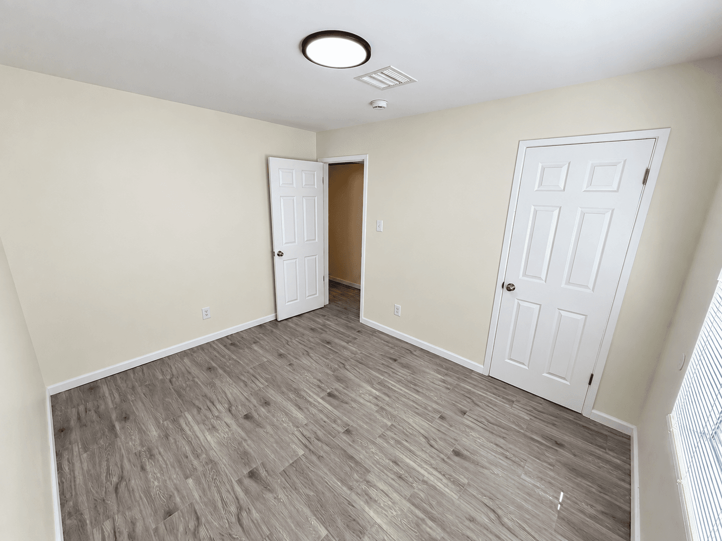 Glendale House: 6518 N 61st Dr