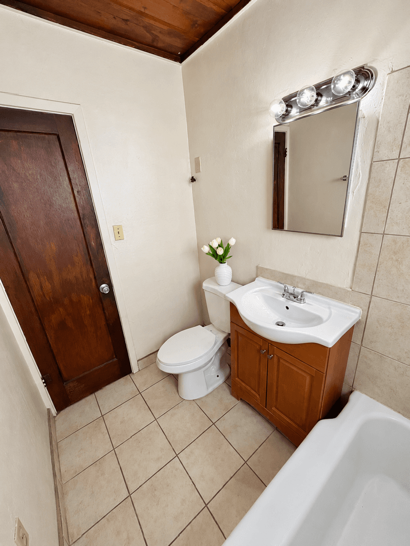 Phoenix Apartment: 925 E Turney Ave