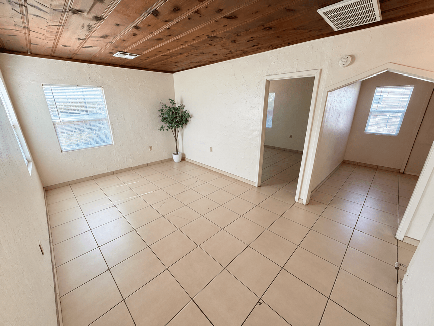 Phoenix Apartment: 925 E Turney Ave