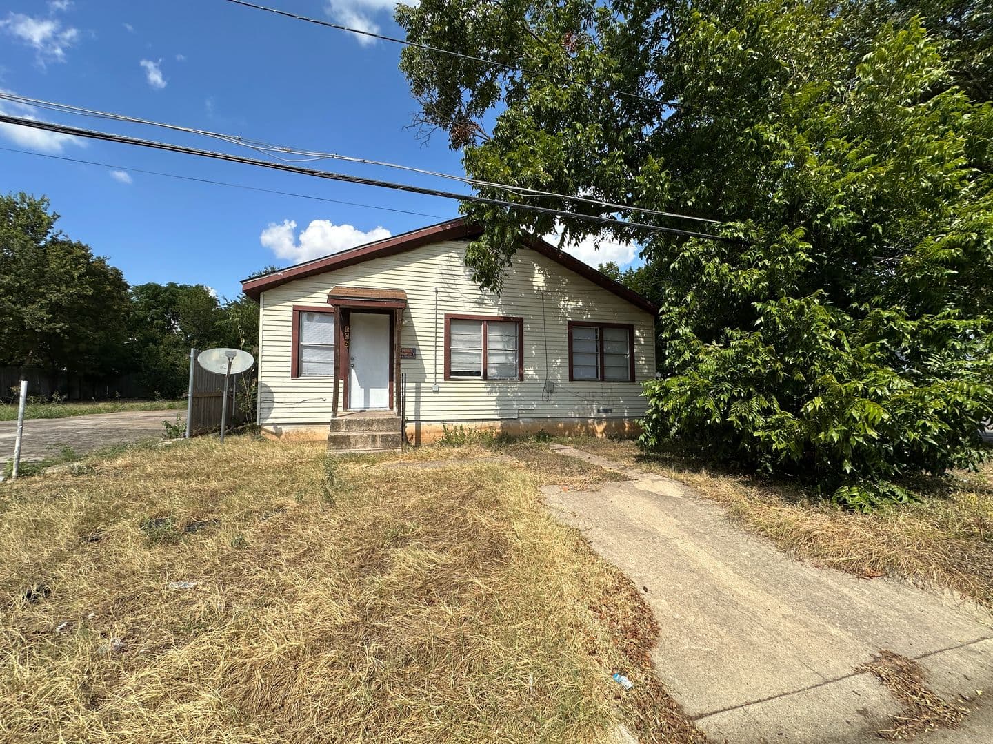 Killeen Apartment: 605 N 18th Street