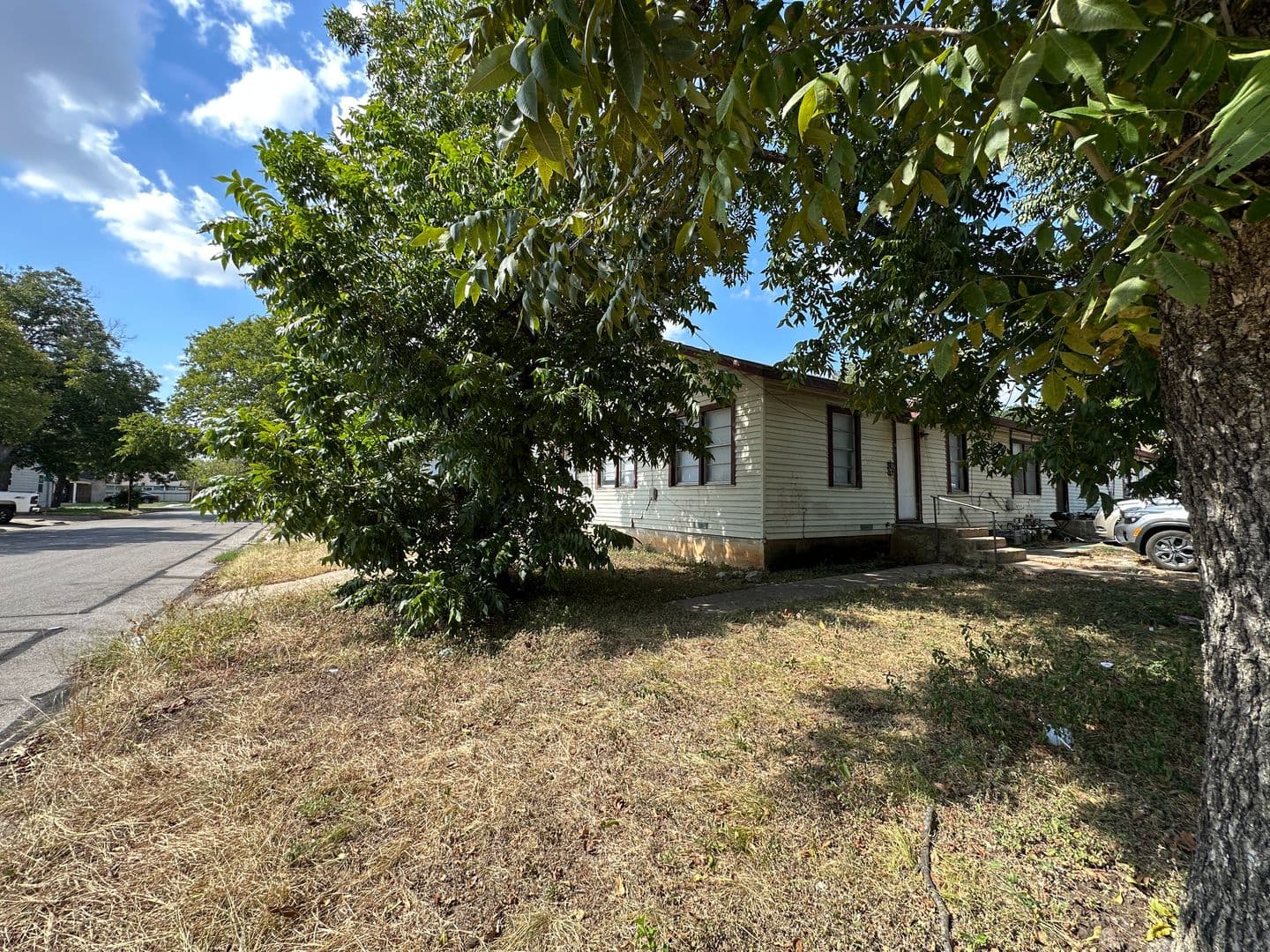 Killeen Apartment: 605 N 18th Street
