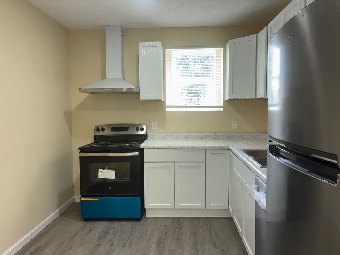 Lorain Apartment: 2400 Oberlin Ave,