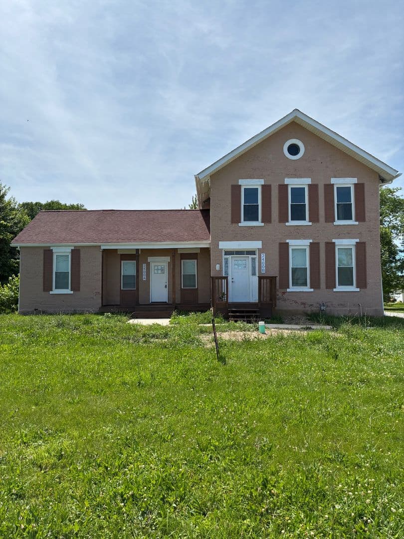 Lorain Apartment: 2400 Oberlin Ave,