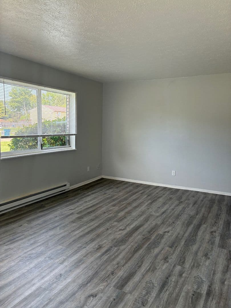 Lorain Apartment: 1545 Fillmore Ave