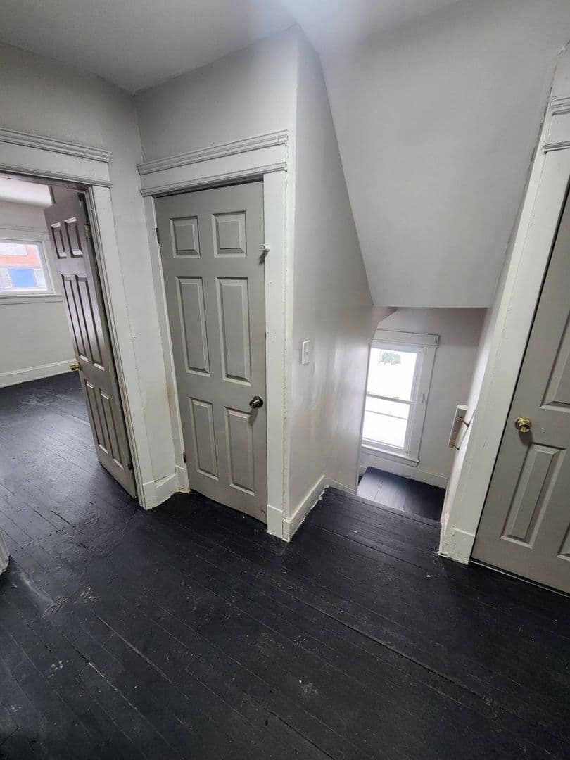 Cleveland House: 1264 E 111th St