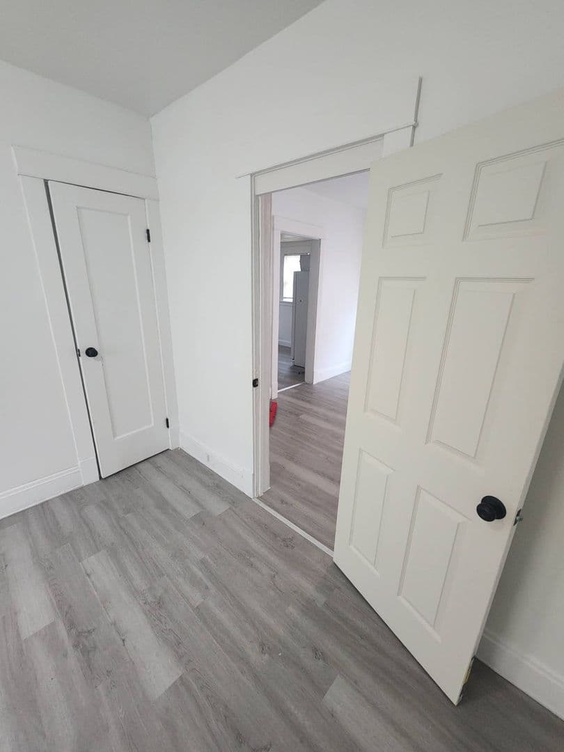 Cleveland Apartment: 13302 Ferris Ave