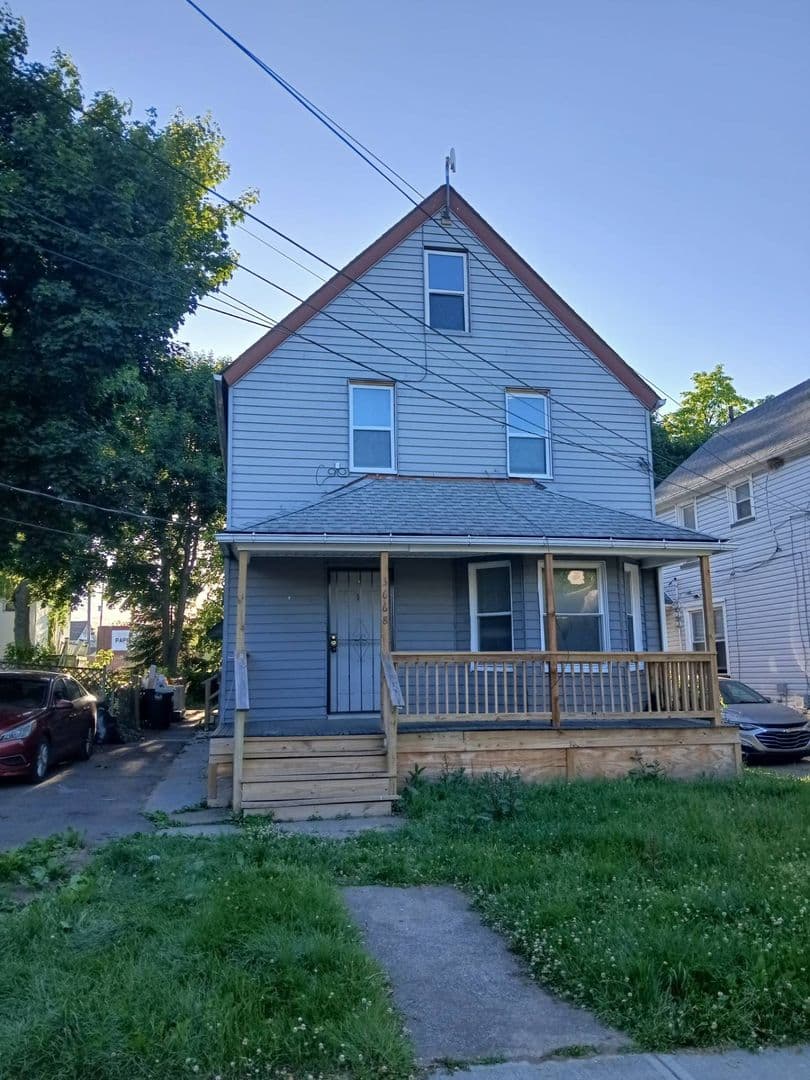 Cleveland Apartment: 3668 W 48th St