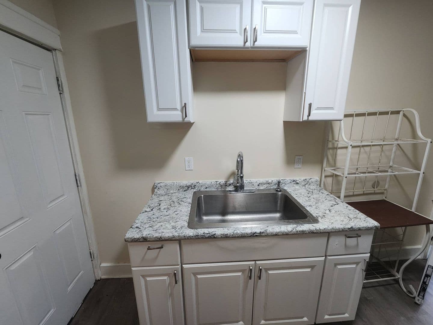 Cleveland Apartment: 450 E 109th St.