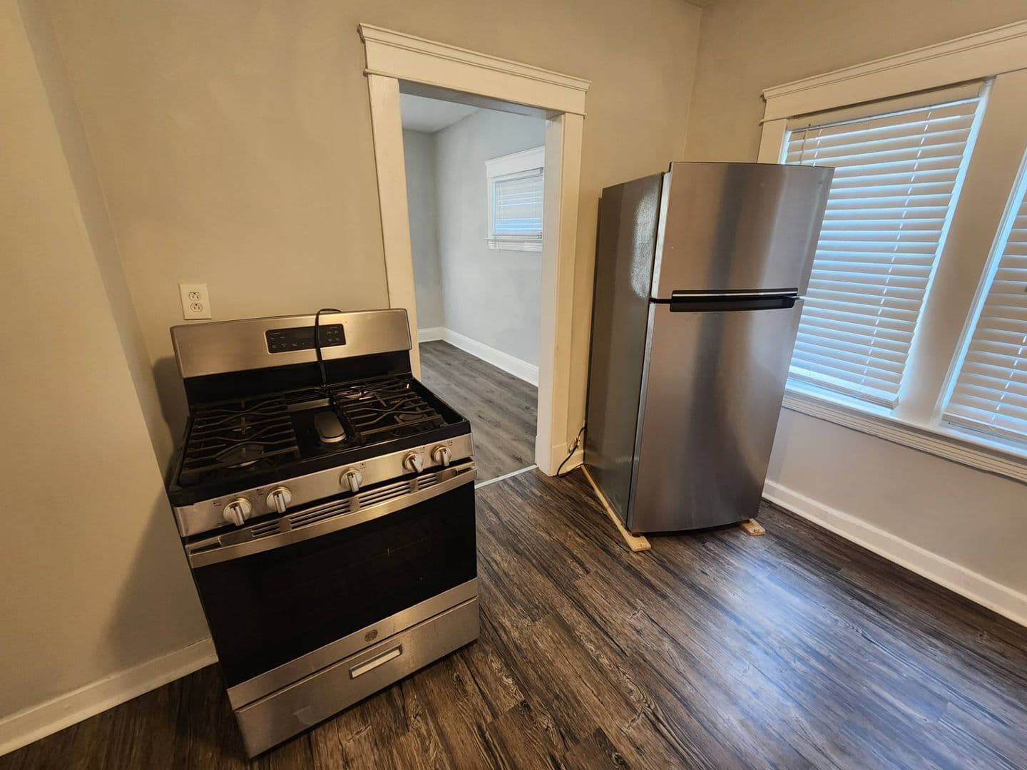 Cleveland Apartment: 2762 E 120 St