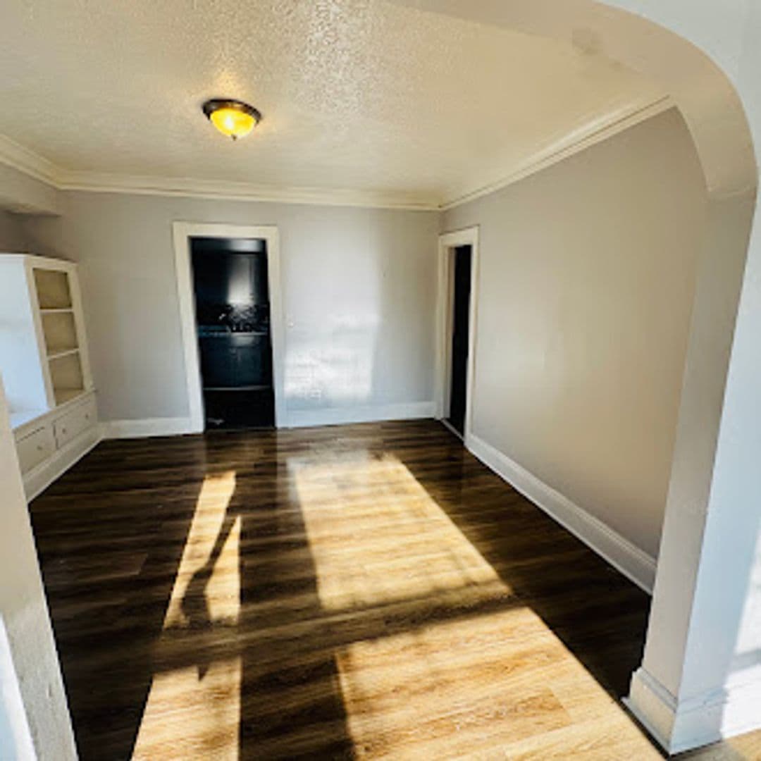 CLEVELAND Apartment: 1333 E 188th St