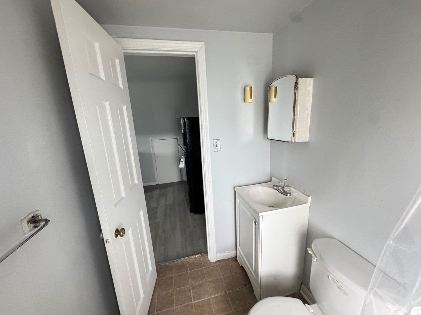 Cleveland Apartment: 12804 Imperial Ave
