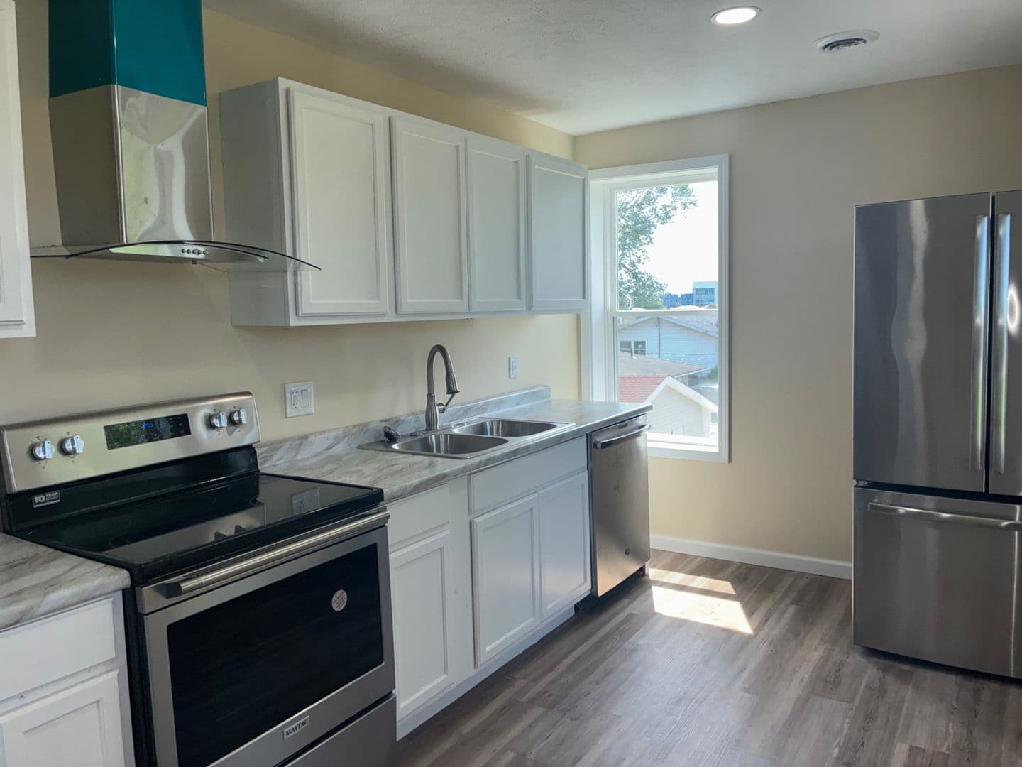 Lorain Apartment: 2400 Oberlin Ave,
