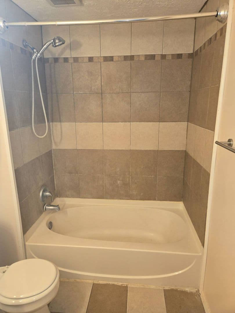 Canton Apartment: 5083 -5085 Quincy St NW