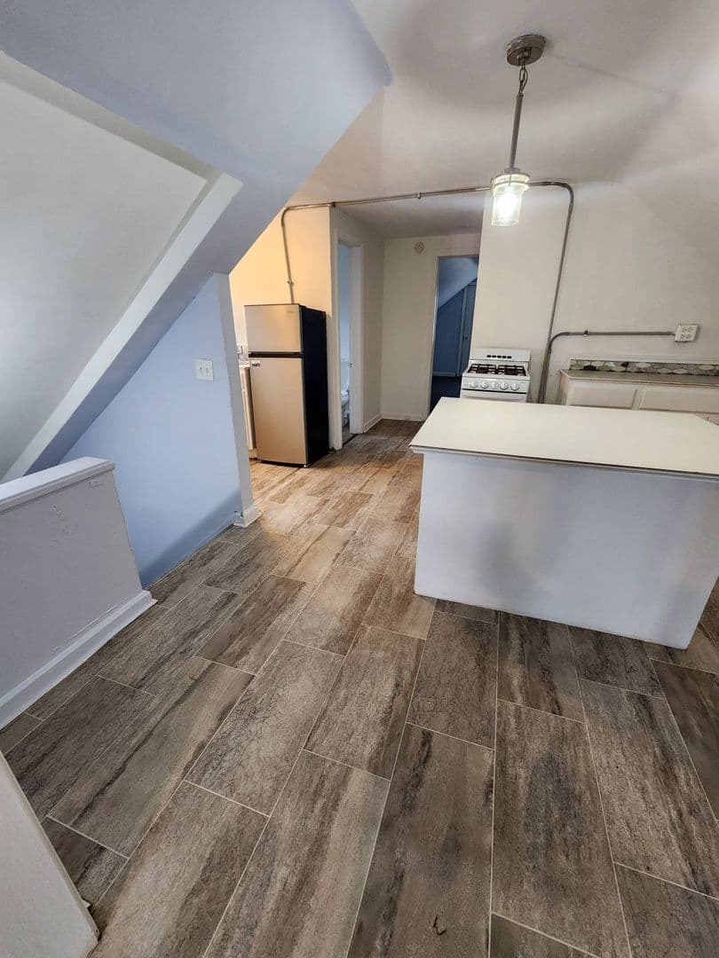 Cleveland Apartment: 3820 E 142nd St