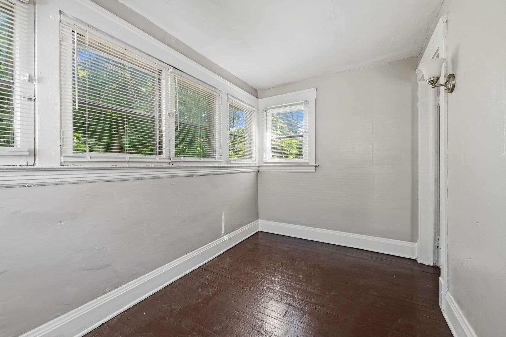 Cleveland Apartment: 11611 Fairport Avenue
