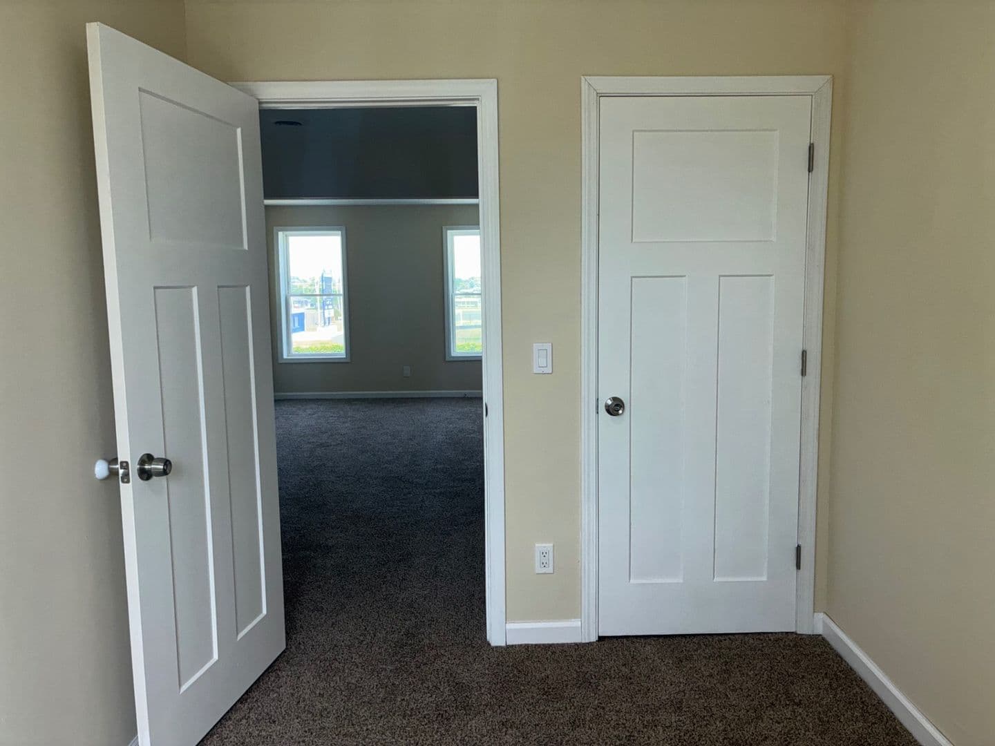 Lorain Apartment: 2400 Oberlin Ave,