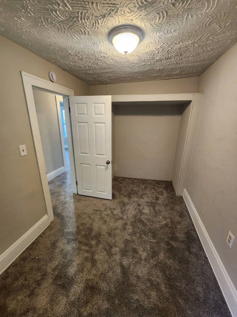 Cleveland House: 13611 Chapelside Avenue