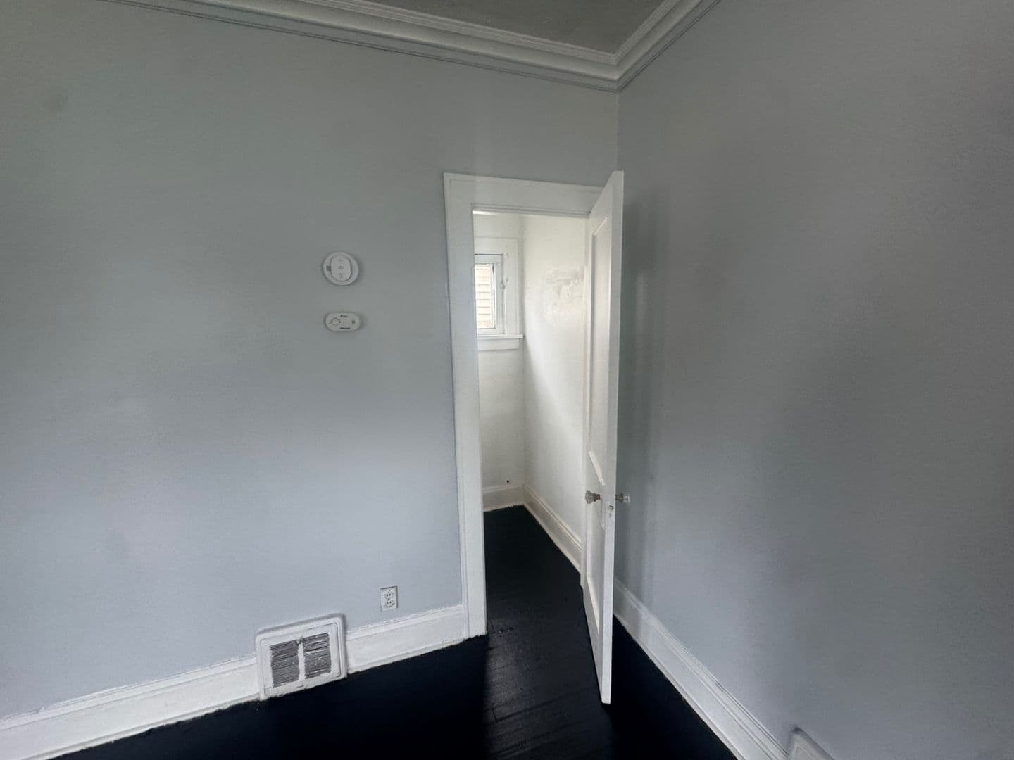 Garfield Heights Apartment: 13302 Cranwood DR