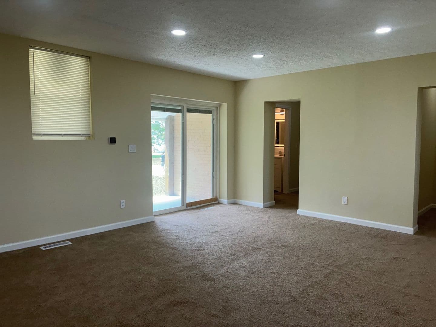 Lorain Apartment: 2400 Oberlin Ave,