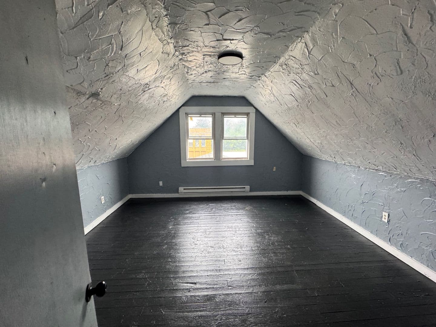 Garfield Heights Apartment: 13302 Cranwood DR
