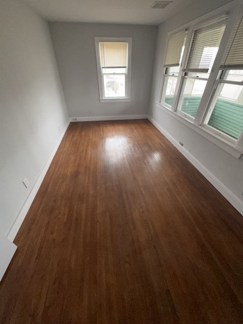 Toledo Apartment: 960 W Delaware Ave