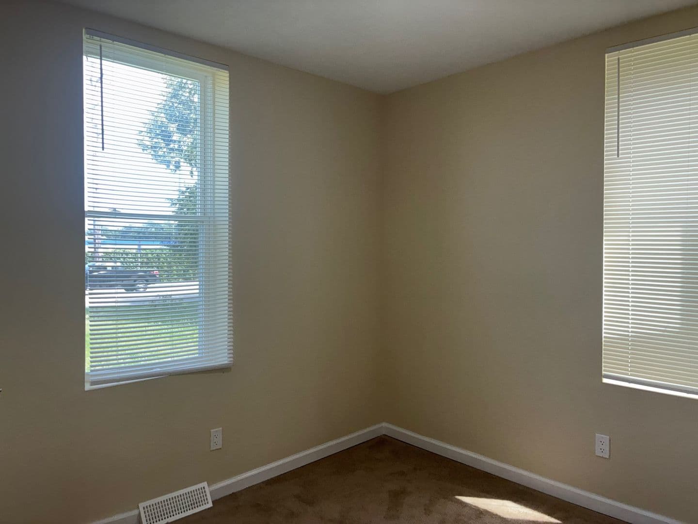 Lorain Apartment: 2400 Oberlin Ave,